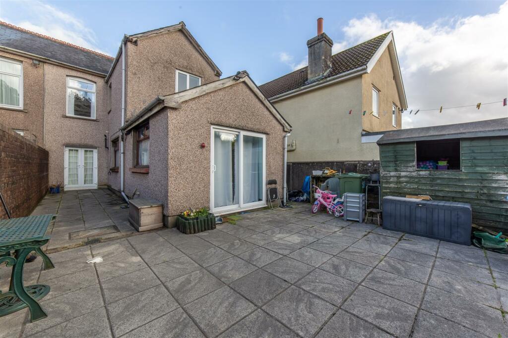 53 Sunnybank Rd-32.jpg