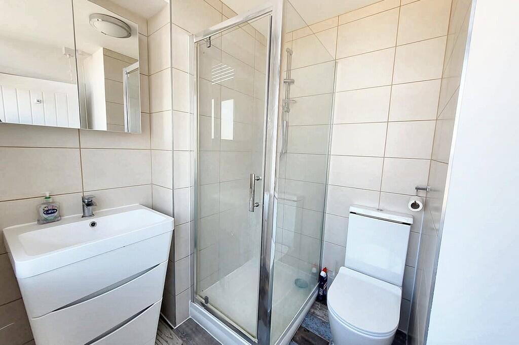 5608753f-7f7e-43a...