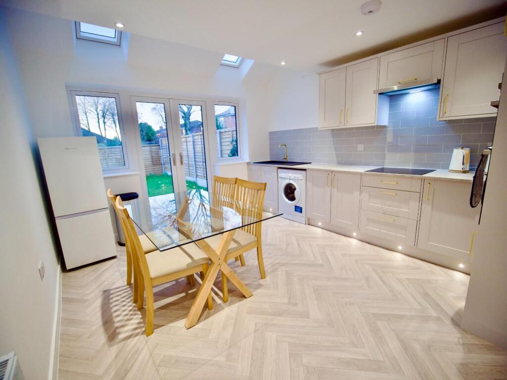 Dining Kitchen