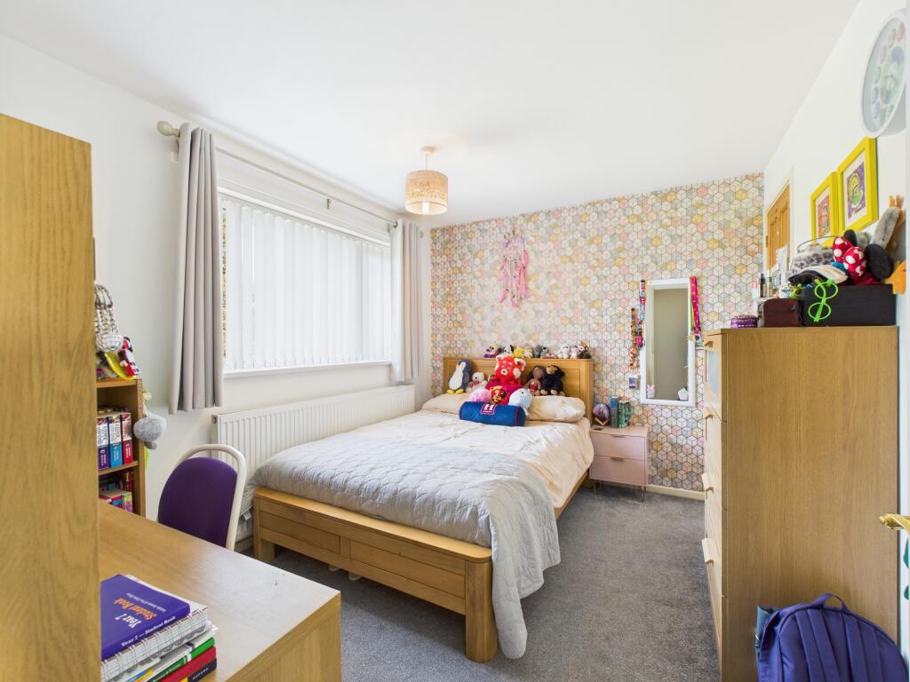 CAM04825G0-PR0172-STILL012