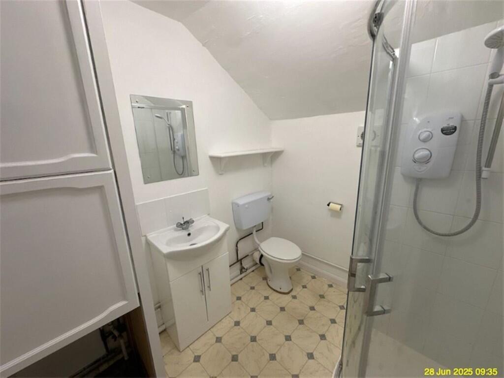 22293299_Bathroom...