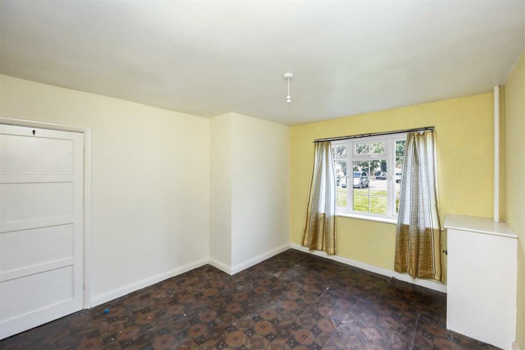 shirley Close, 15-011.jpg