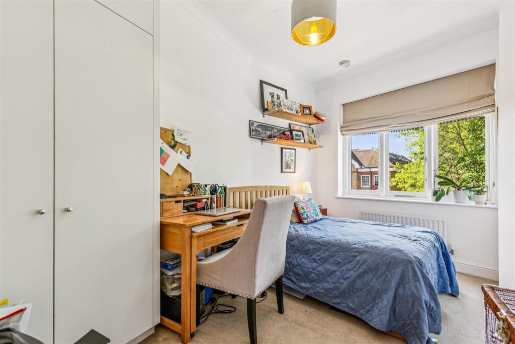 Thames Road, Chiswick, London W4