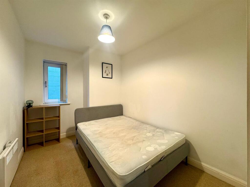 Second bedroom pic 1.jpeg