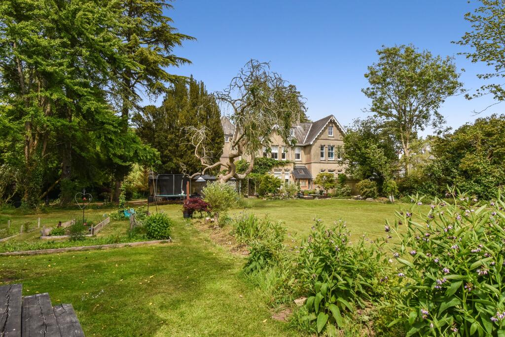 House &amp; Garden