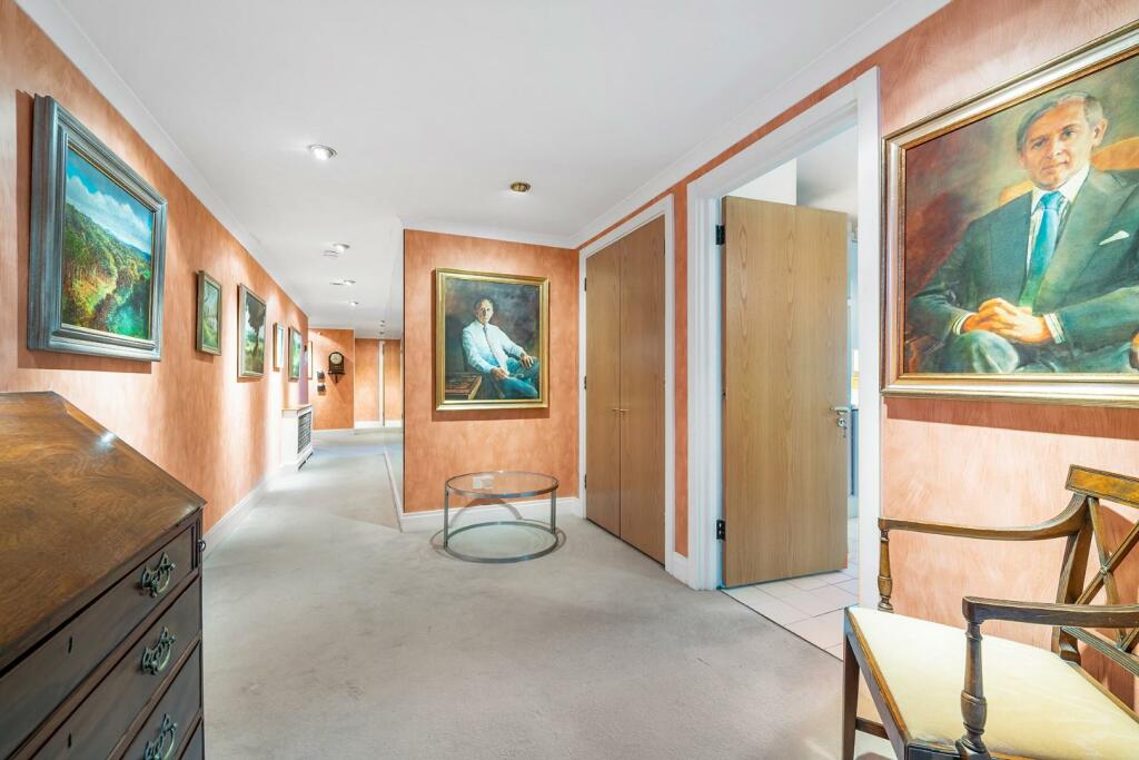 Hallway.JPG