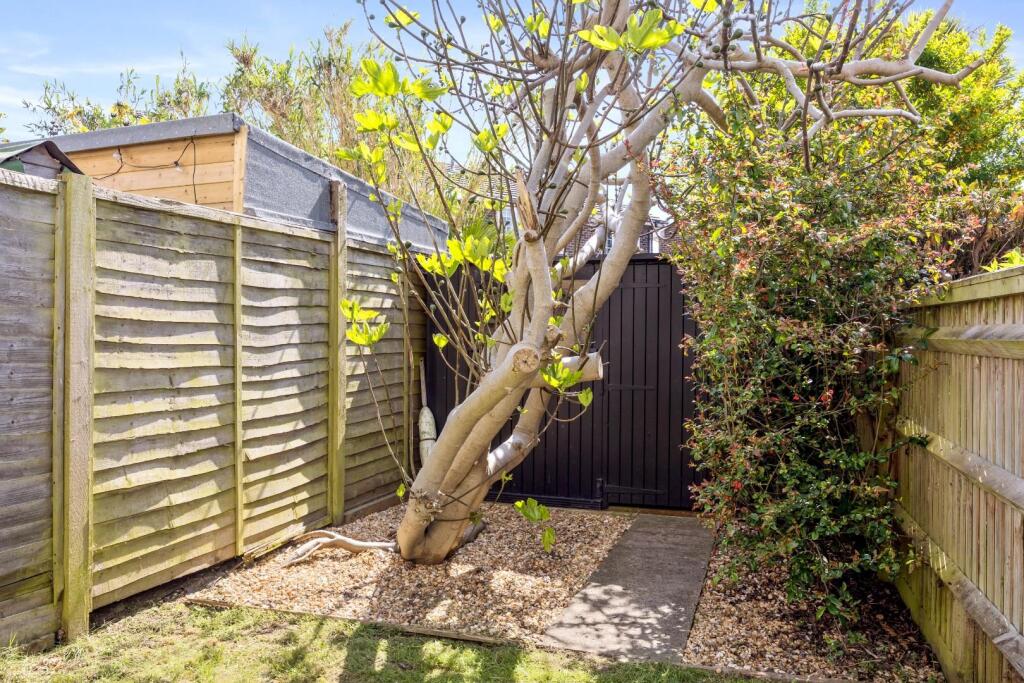 Harbour Way, 200-021.JPG