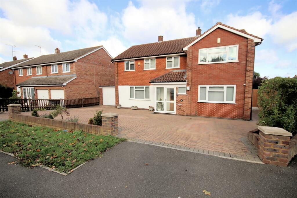 Front Garden &amp; Frontage