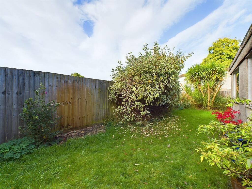 12 - Semi-detached House for Auction, Whitchurch.j