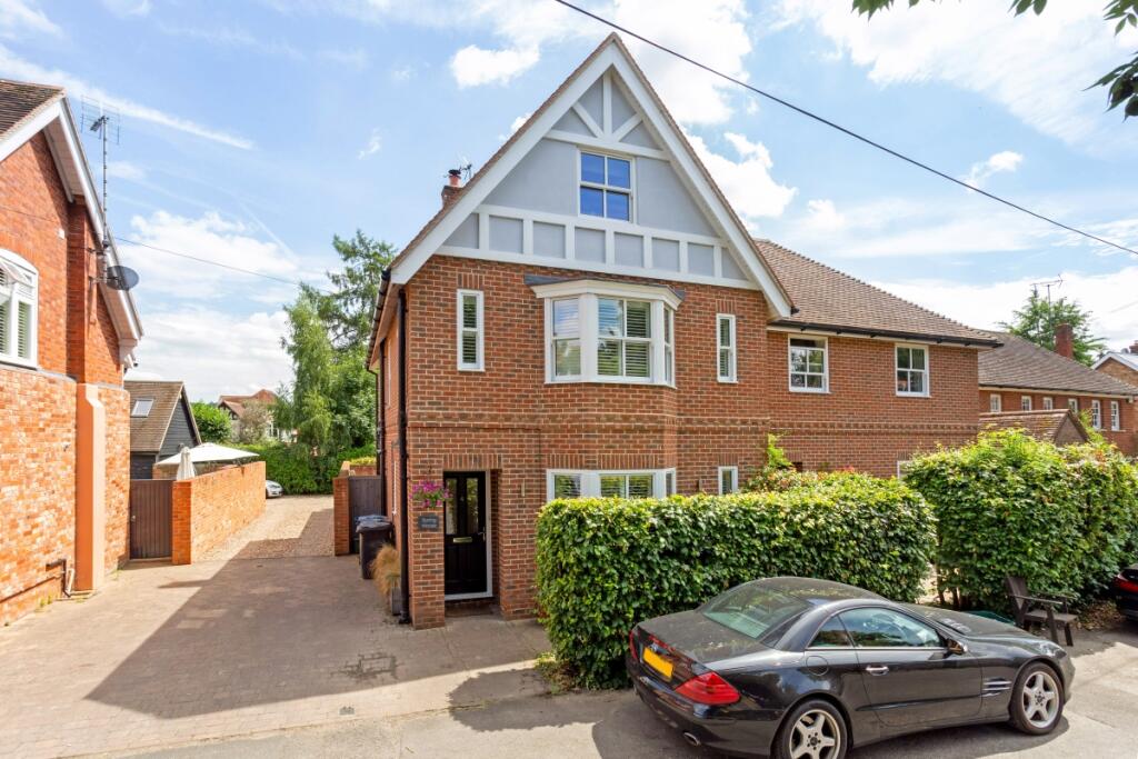 4 Cromwell Garden...