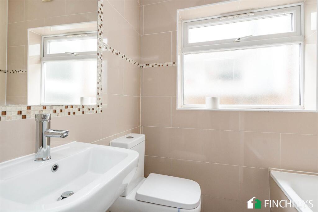 152squireslanelondonn32qt-7.jpg