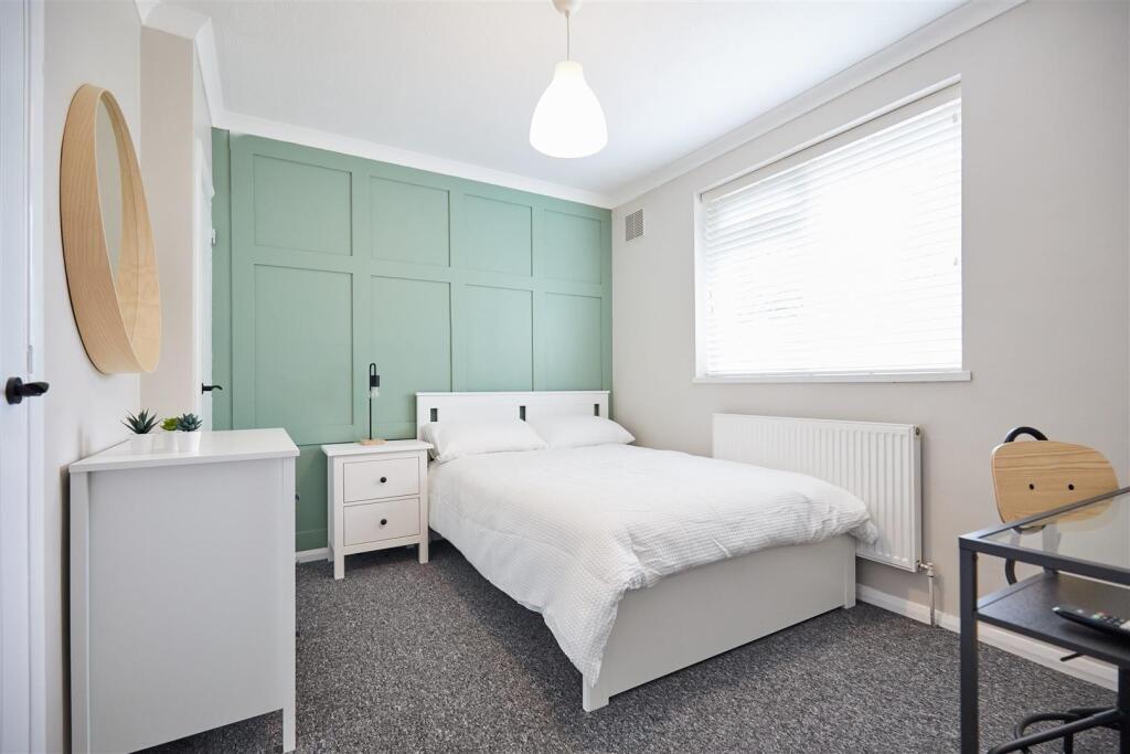 Rockingham Road 29.jpg