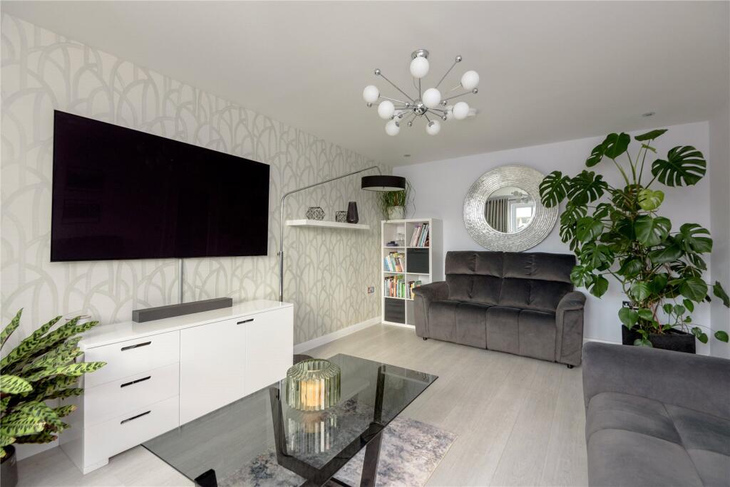Brand Court 14