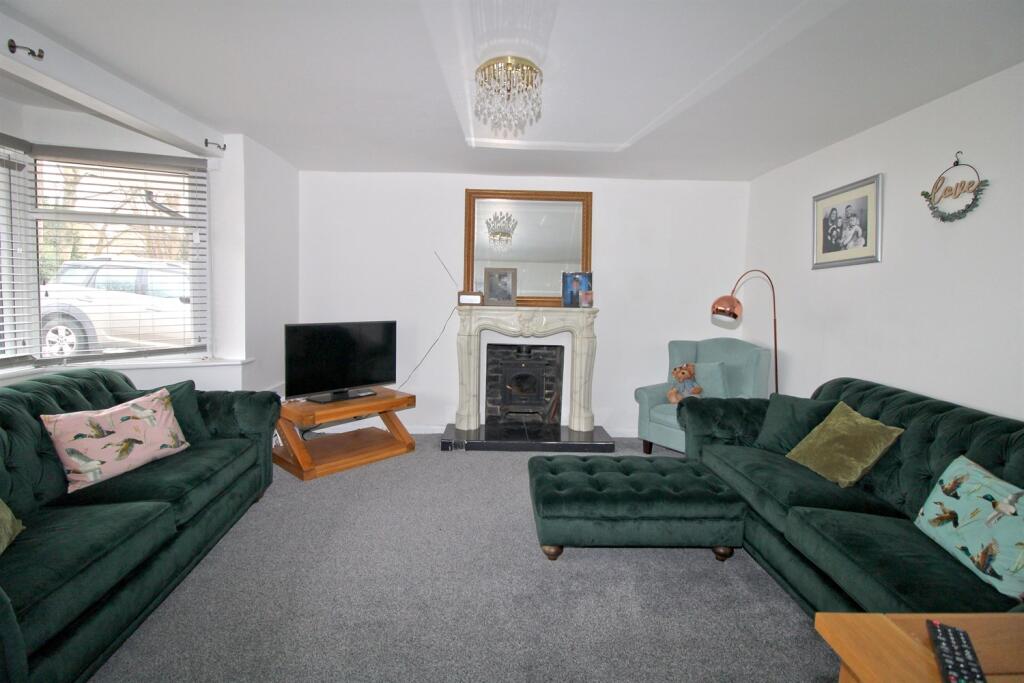 Lounge/snug