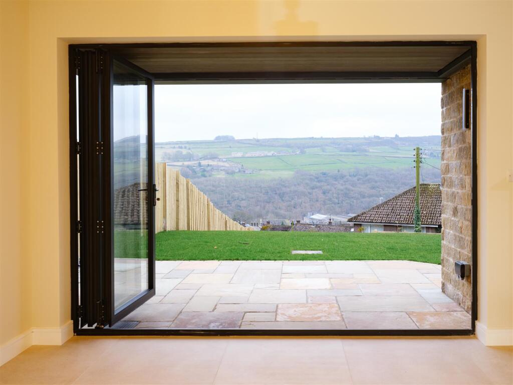 BIFOLD TO PATIO