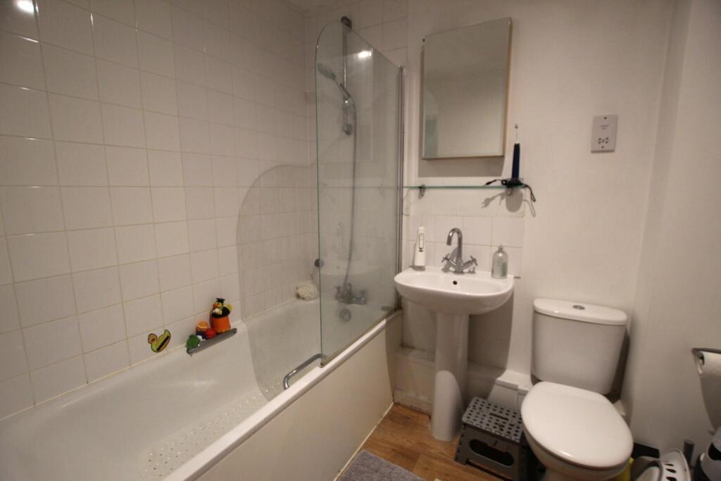 Bathroom.JPG