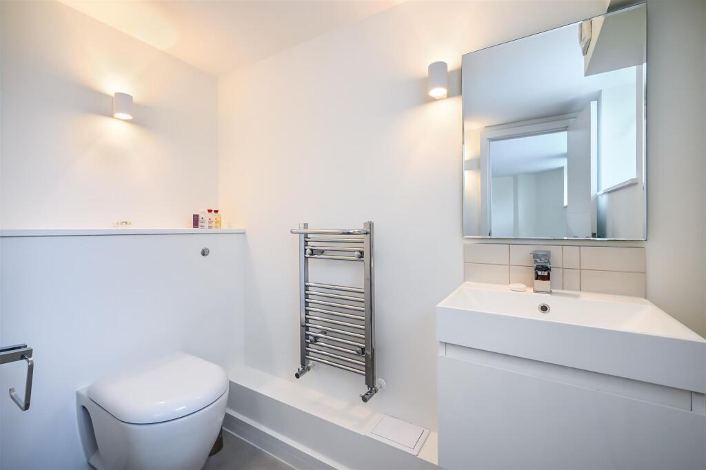 CRAVEN GARDENS, 82- (5).jpg