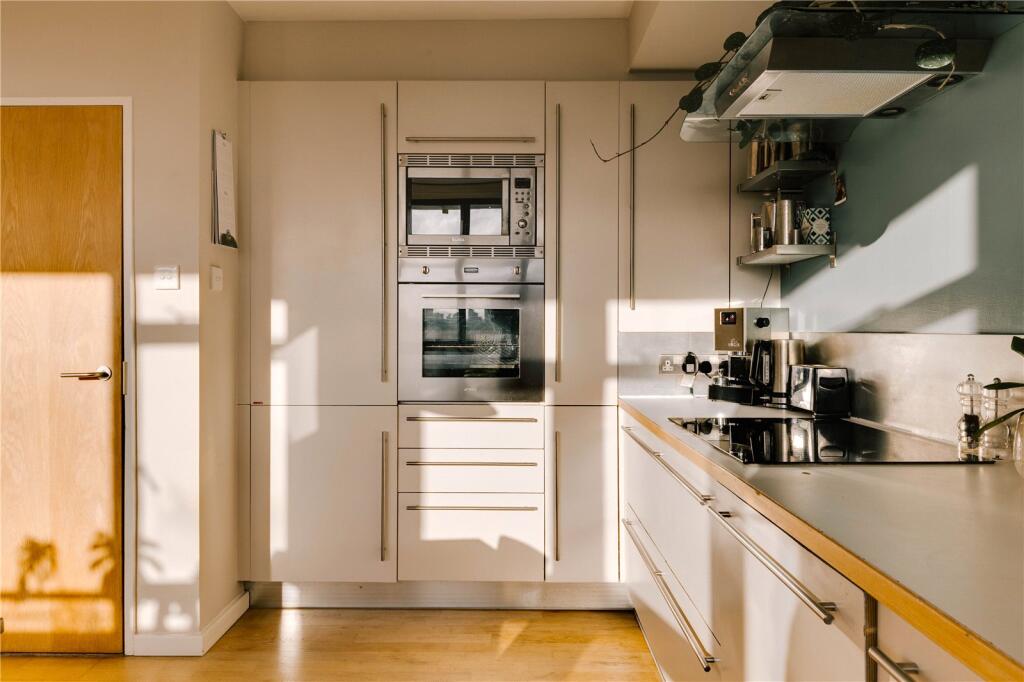 Keeling House, E2