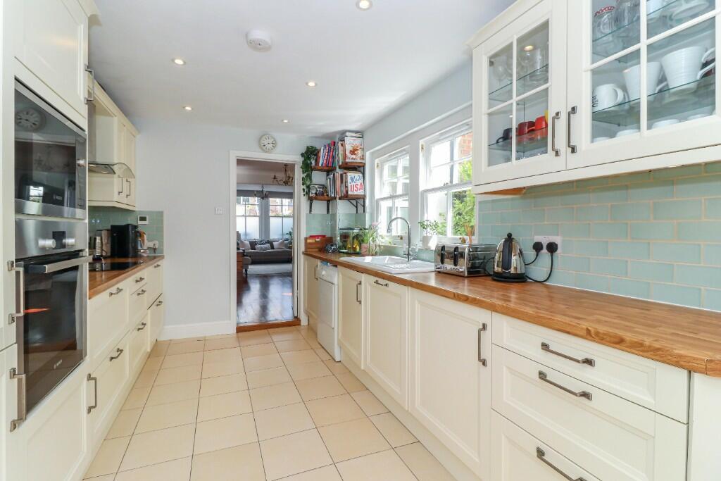 Kitchen/breakfast rm