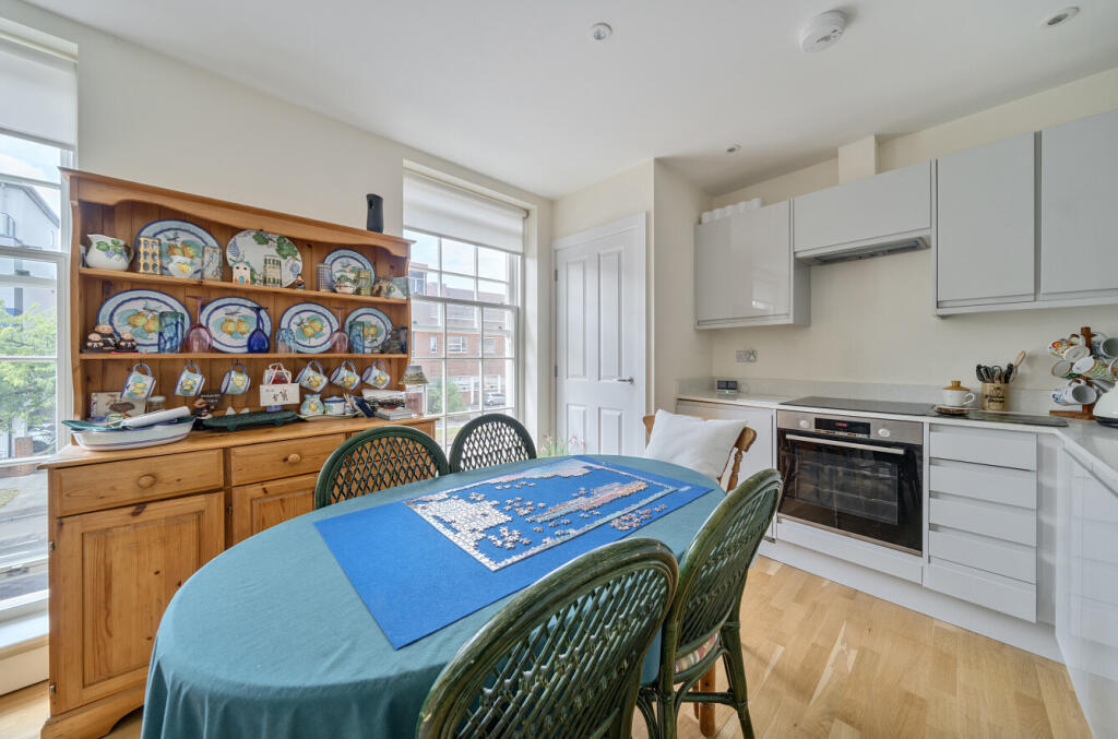 1310144-9-6851447...