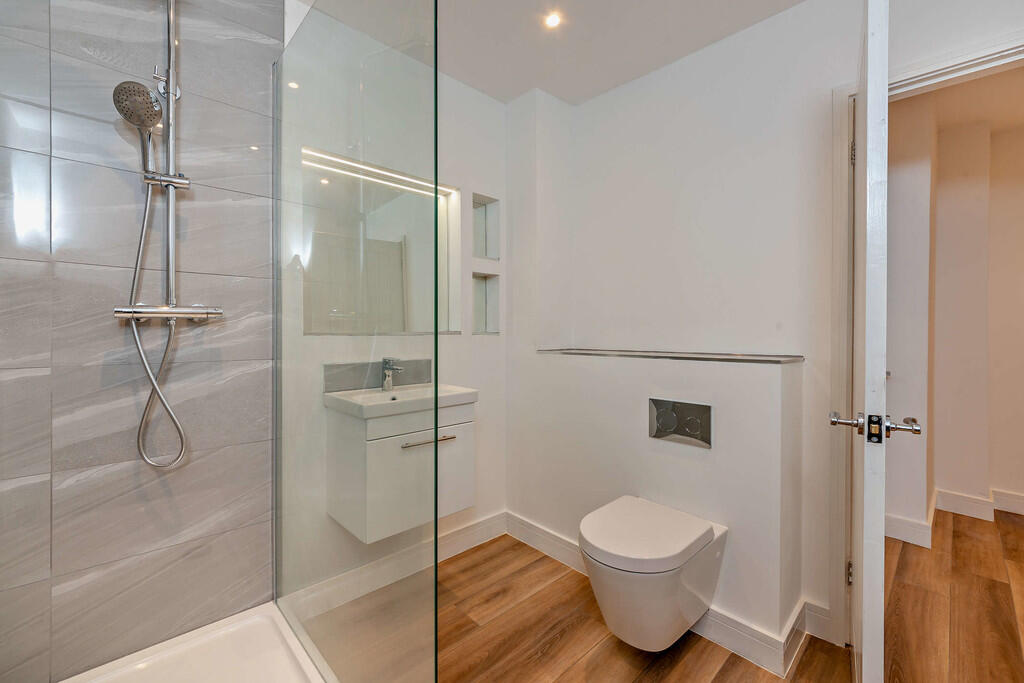 8627405-interior0...