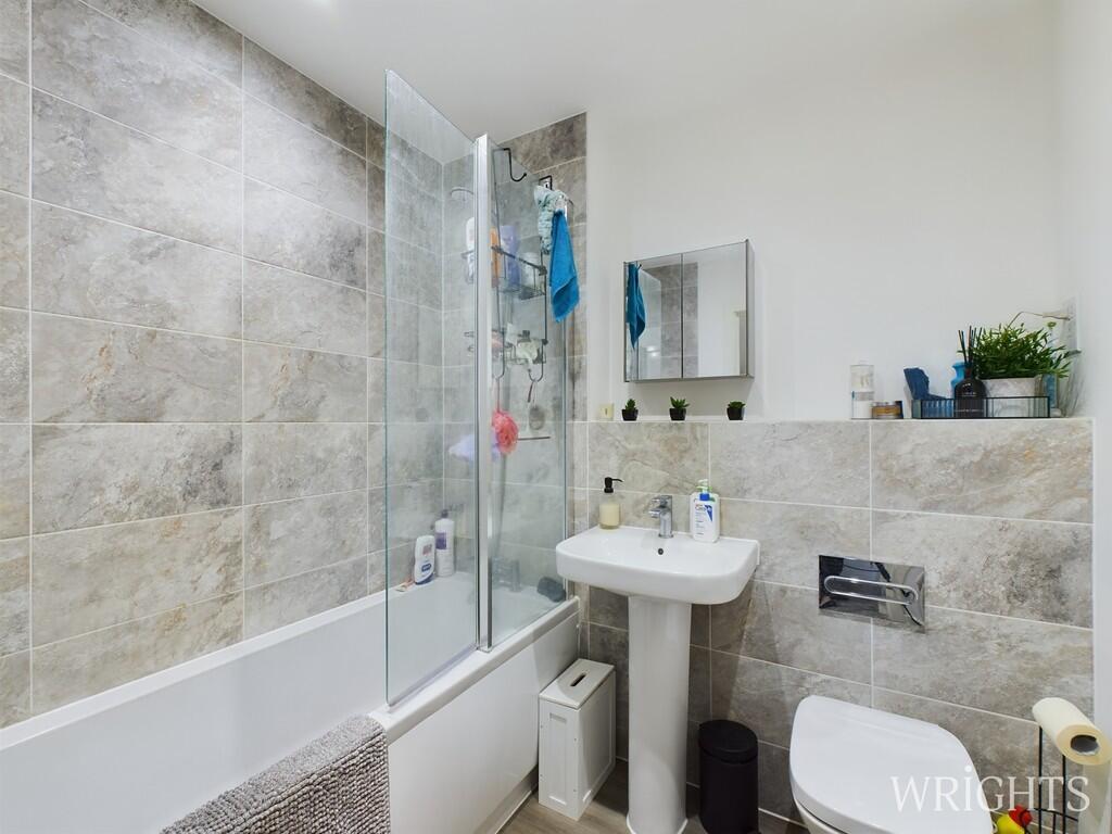 CAM02796G0-PR0179...