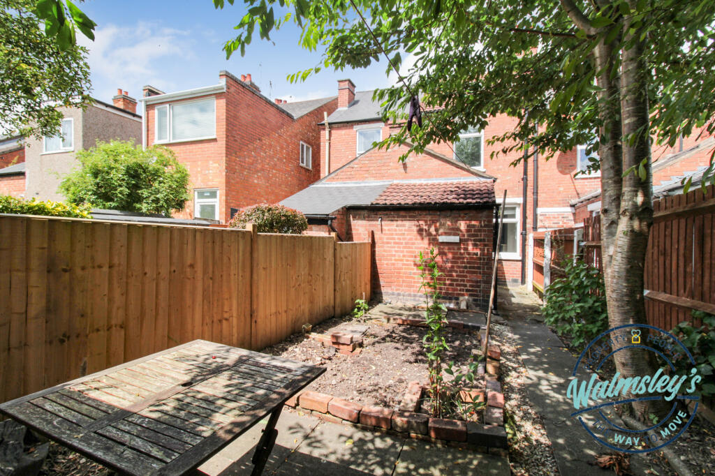 Attractive private garden