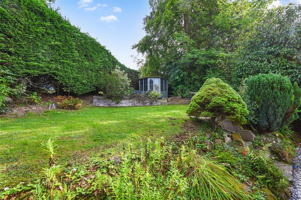 1 EWHURST CLOSE (22).jpg