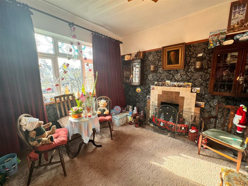 RECEPTION ROOM