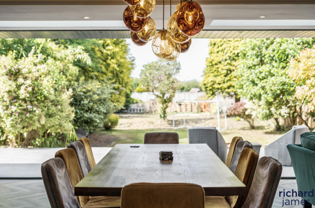 8d07147a9f234db59d3e184987f2c642