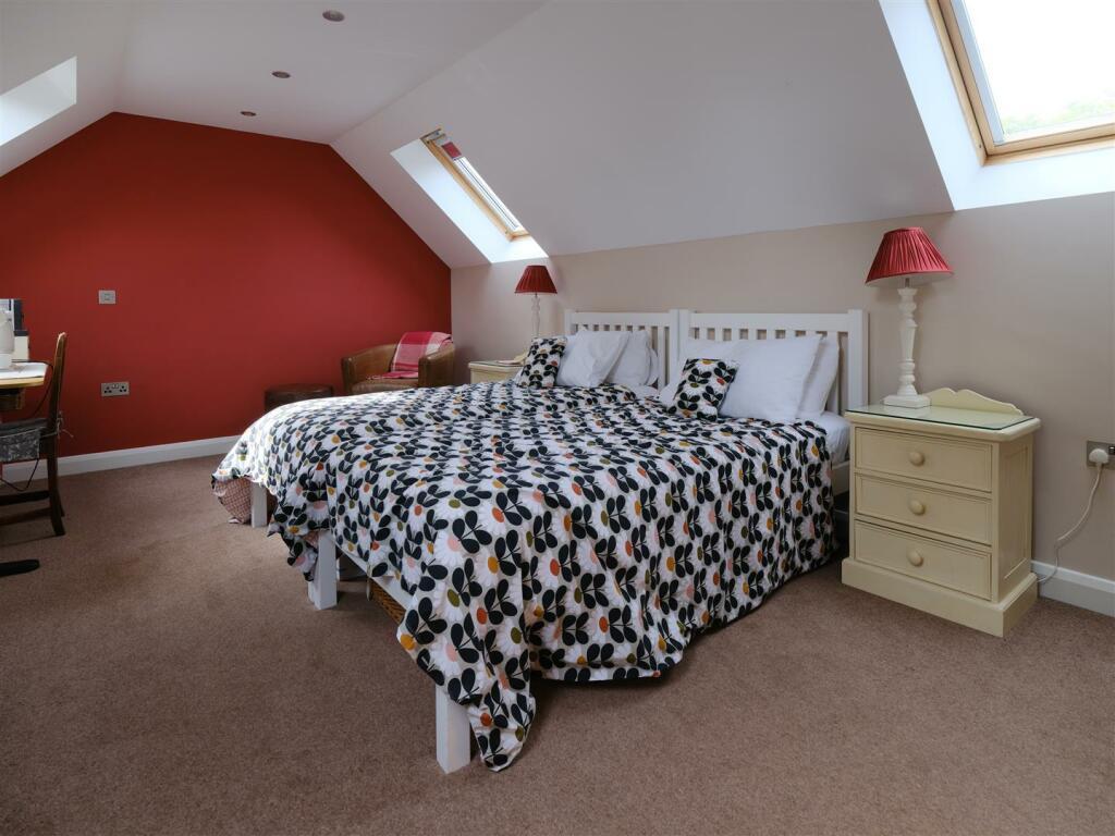 BEDROOM 5