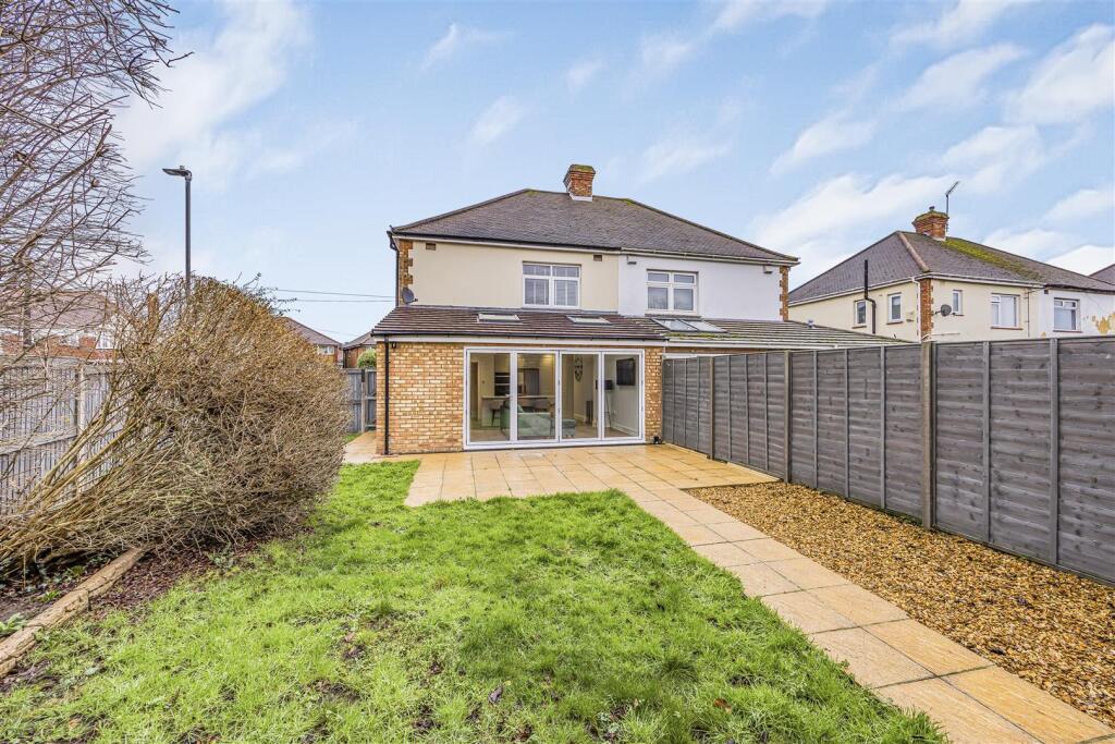 10 Old Manor Way, Drayton-PorticoMarketing-SoldBy-
