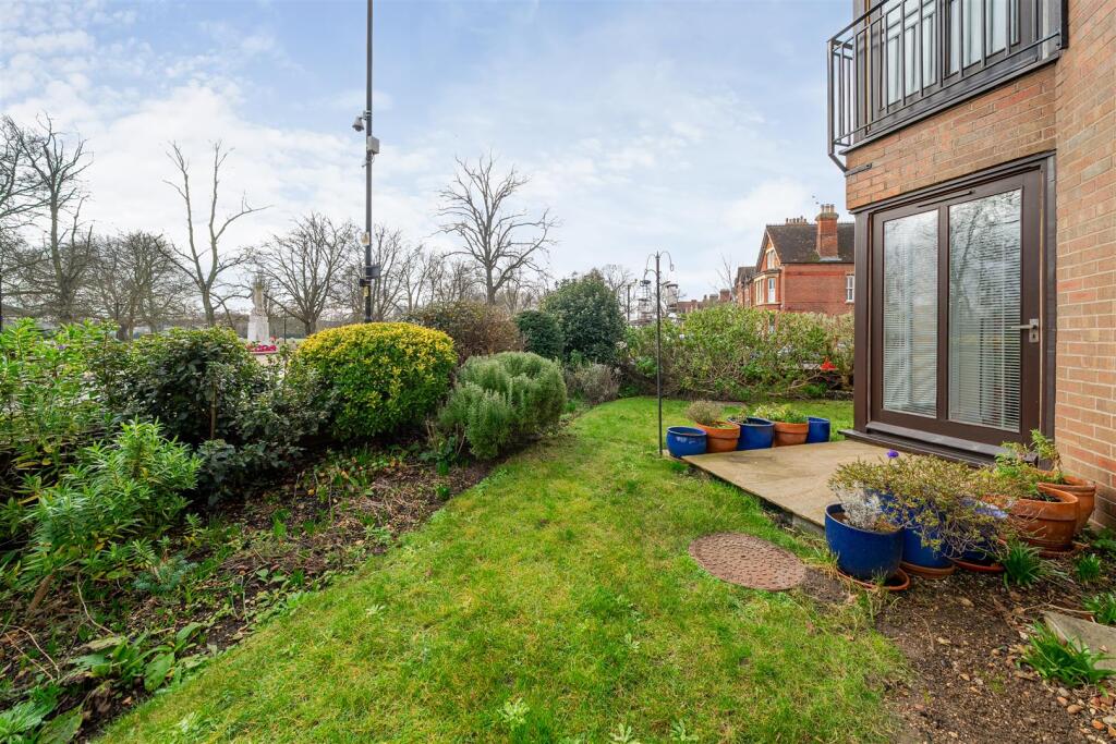 garden h.jpg