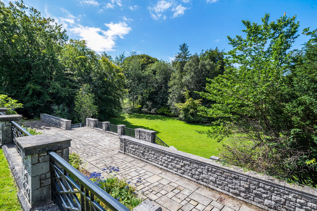 Hazelwood Hall Ga...