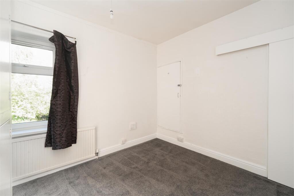 Bedroom2-3.jpg
