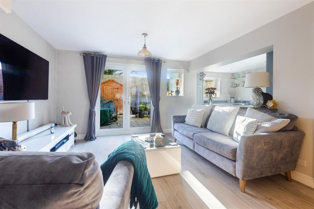 A12 - 7 Oakwood Close Dartmouth - 251117.jpg