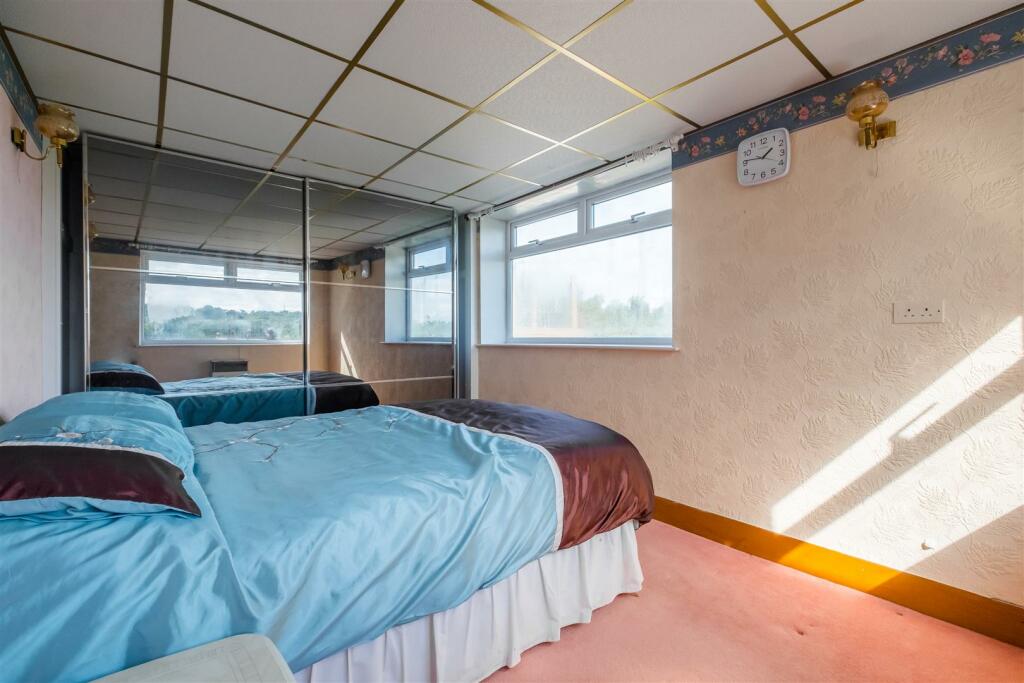BED 3.jpg