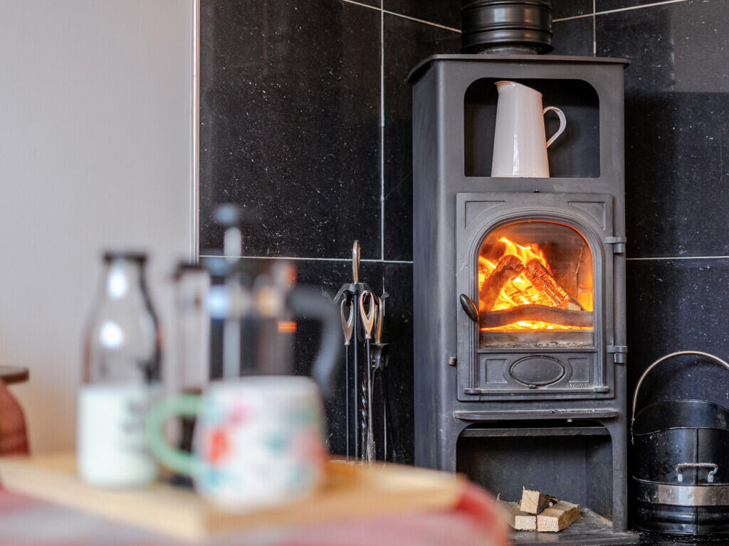 1371327-11-68f9f6...