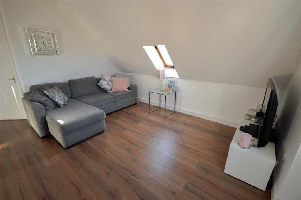 Open Plan Kitchen/Living Area