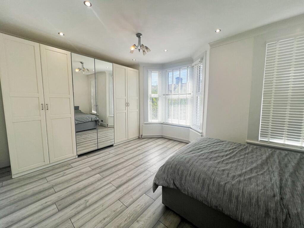 Belmont Park Rd E10
