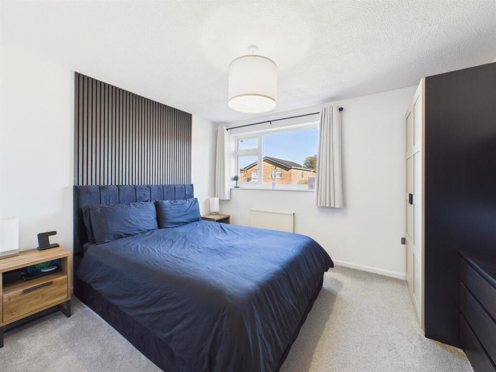 Bedroom: