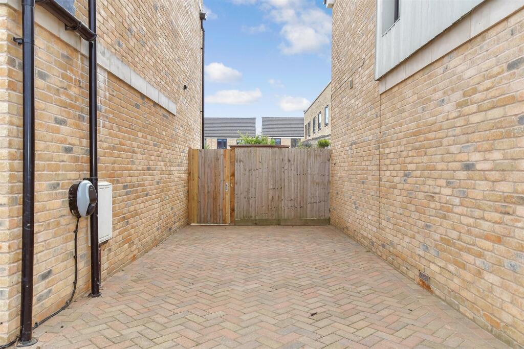 Driveway/Parking