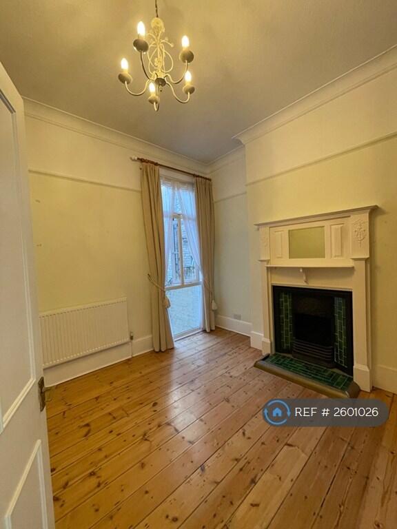 Second Bedroom Has Wooden Floors &amp; Fireplace 