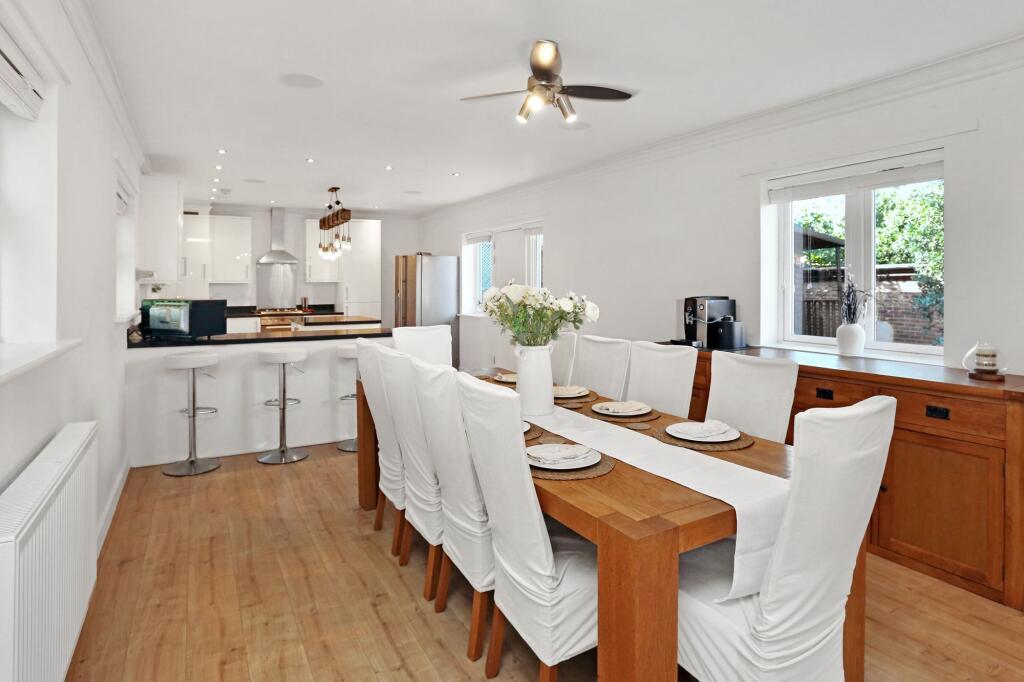 Kitchen/Dining Area