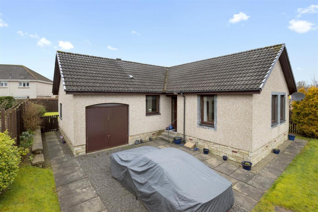 26 Auld Mart Road_04.jpg