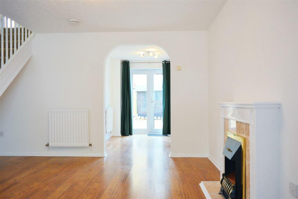 Living Room 2.jpeg