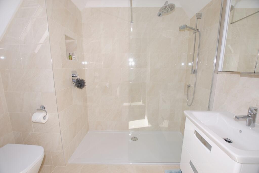 En-suite shower