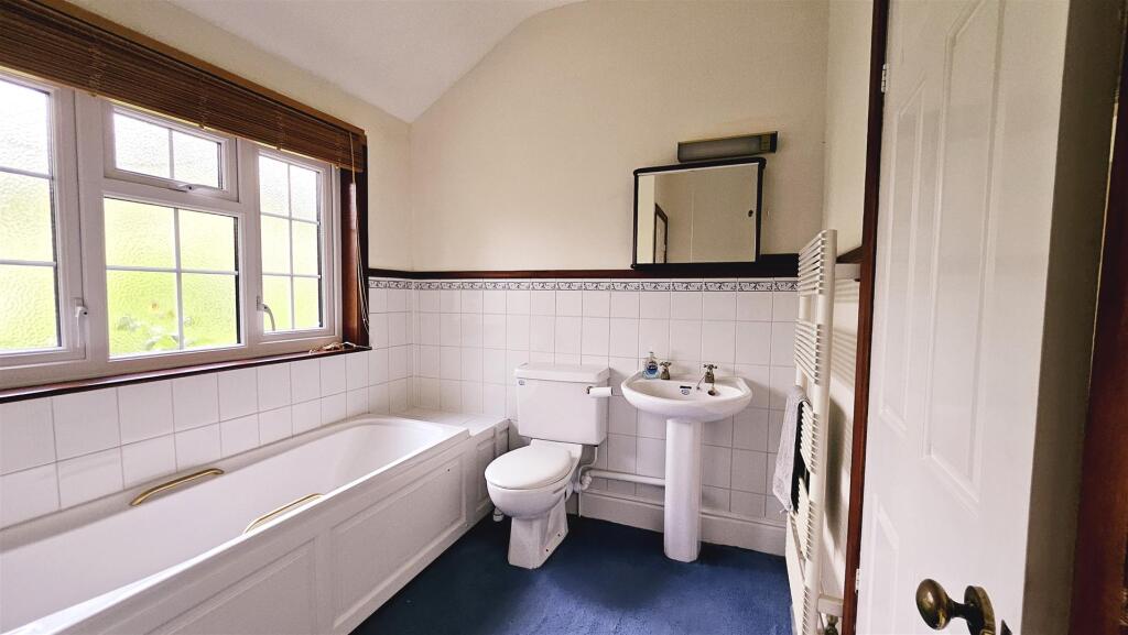 Bathroom.jpg