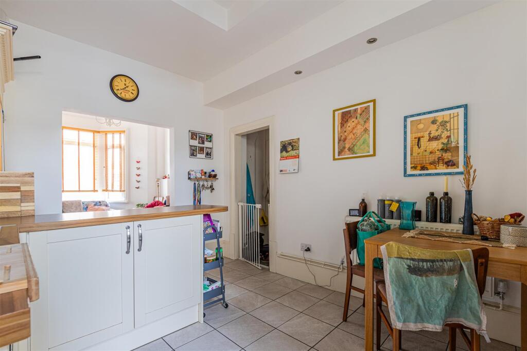 Claude Road 104, 1-10.jpg