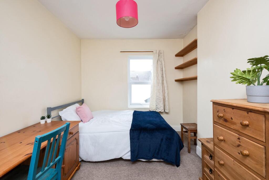 14 St Peters Terrace, Bath, BA2 3BT-13.jpg